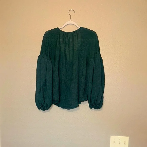 Lovestitch Dunaway V-Neck Puff Sleeve Blouse 2pc - Picture 4 of 11